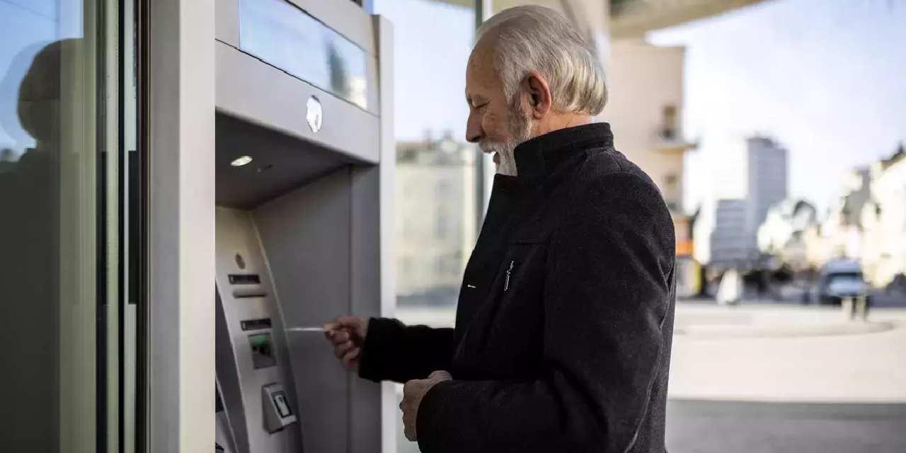 Emekli promosyonları 30 bin TL'ye çıktı: Bankalardan ekim ayı atağı!