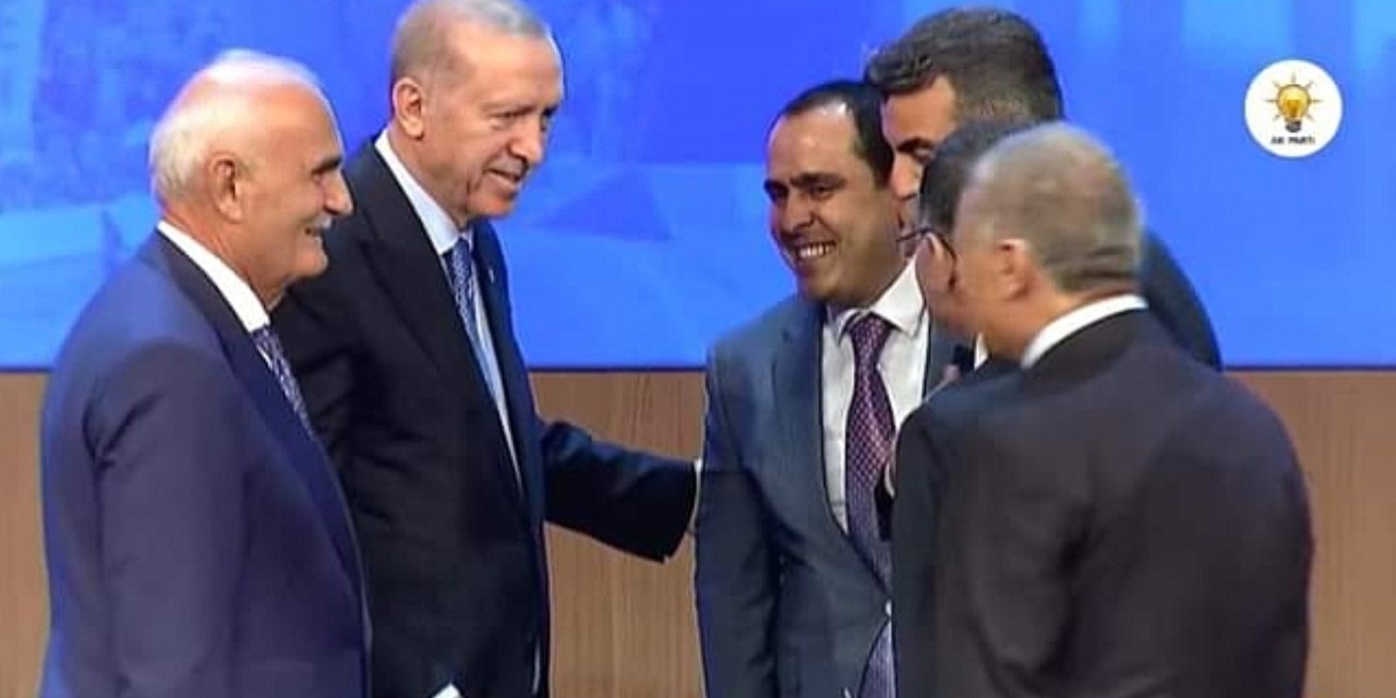 AKP'li belediye başkanı silahlı baskın yaptı iddiası! Erdoğan rozetini takalı daha bir yıl oldu