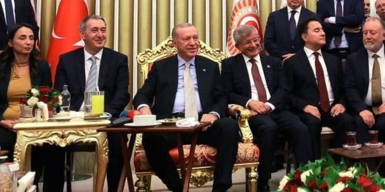 Muharrem İnce'nin bu fotoğrafa bakıp Altılı Masa göndermesi olay oldu