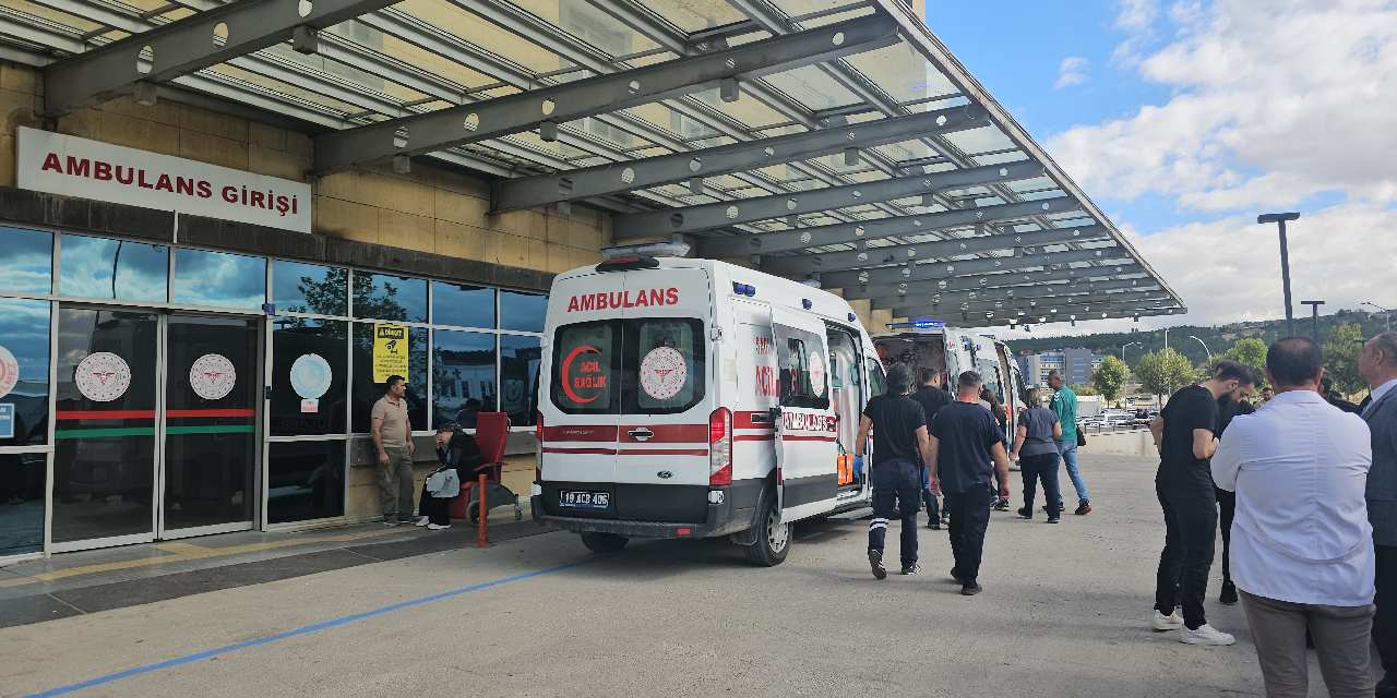 Tavuk döner yiyen 12 öğrenci hastaneye koştu!