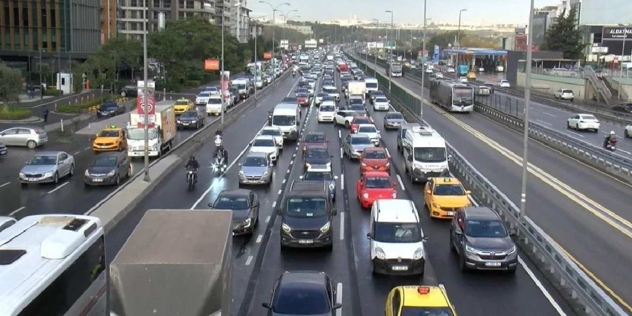 Deprem sonrası trafik kaosu: Uzmanlardan kritik uyarı geldi!