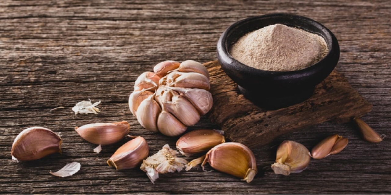 Bahçeden kavanoza: Evde sarımsak tozu yapmak sandığınızdan kolay!