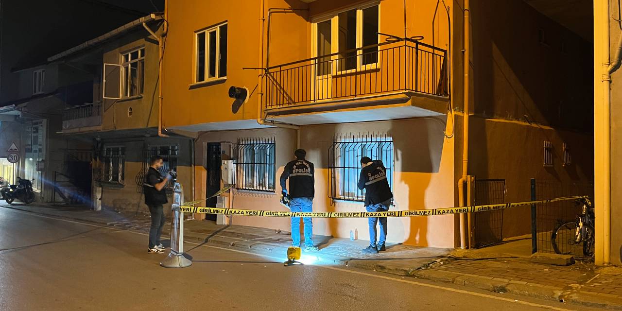 Gece yarısı kanlı saldırı: Bacaklarından vuruldu