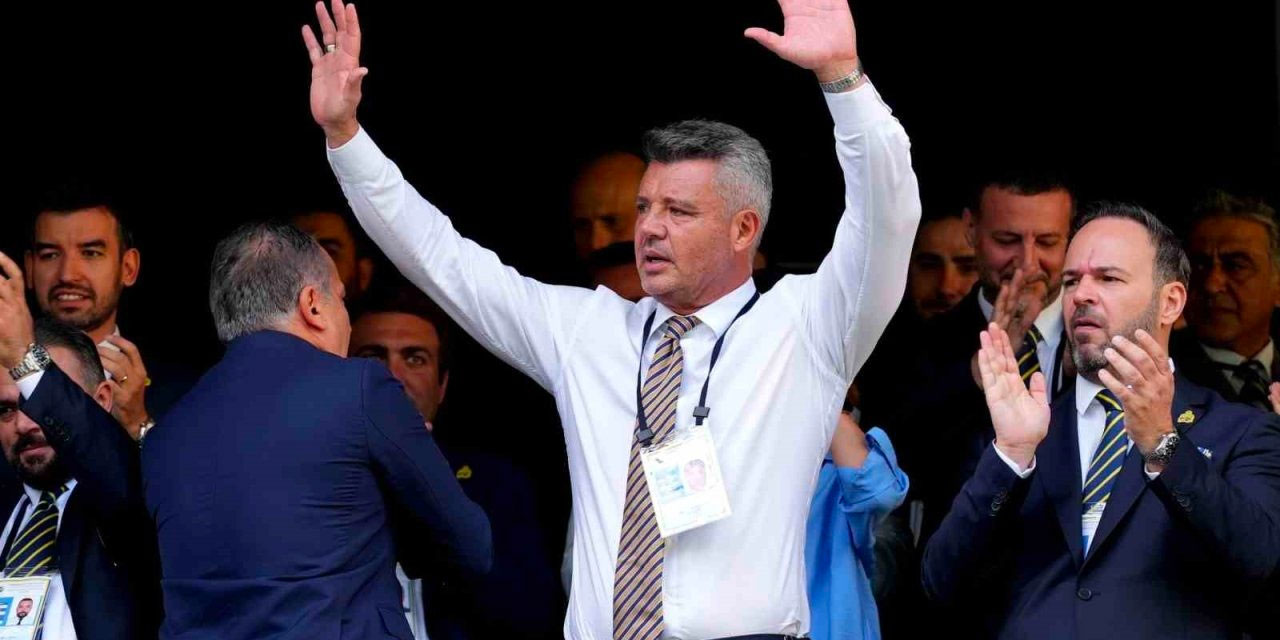 Sadettin Saran dayanamadı: Canlı yayına daldı