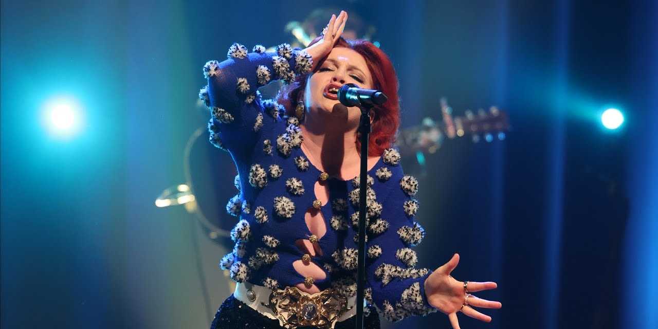 Ünlü şarkıcı tüm konserleri iptal etti: Ağzımı açamıyorum