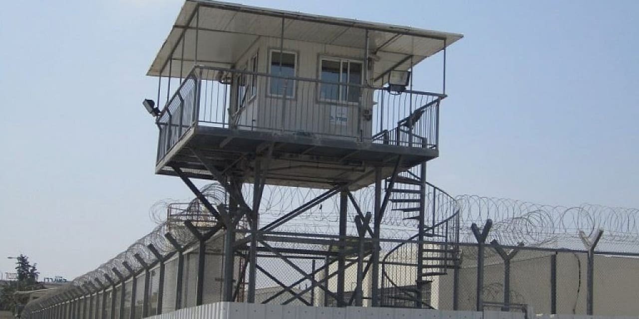 Sumud aktivistleri terör hapishanesine gönderildi: Bir bardak su bile vermediler