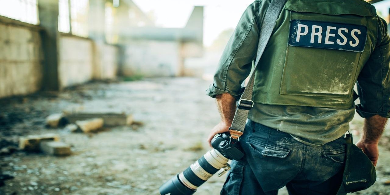 Fransız foto muhabiri İHA saldırısında hayatını kaybetti