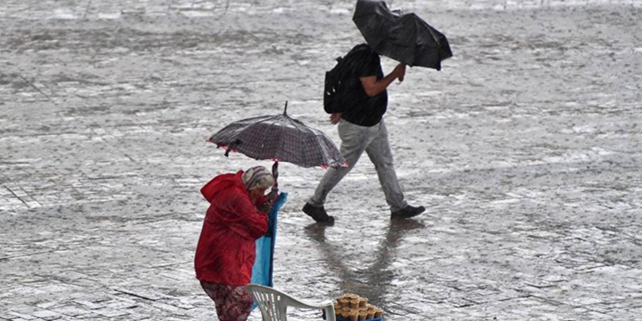 Meteoroloji'den kuvvetli sağanak uyarısı: Sel ve su baskınlarına dikkat!