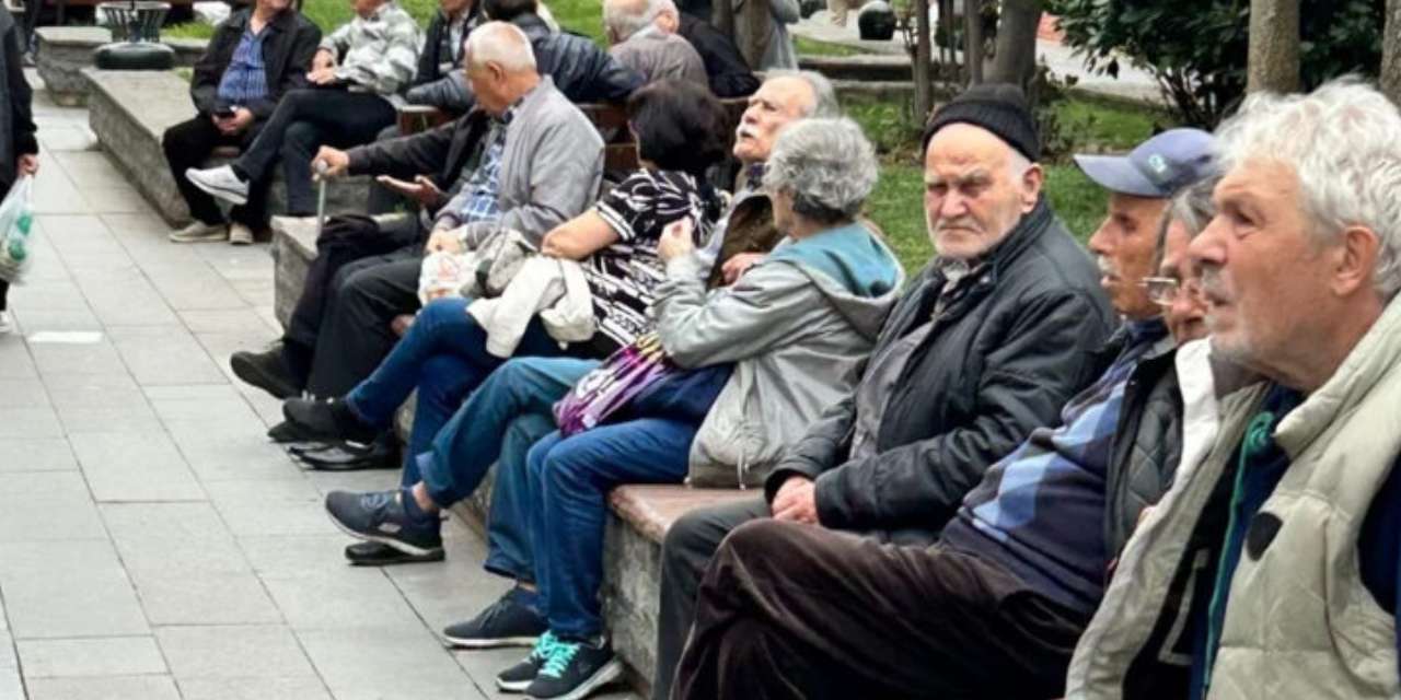 Emeklilik yaşı değişiyor mu? Nihat Zeybekçi "Çok düşük" dedi sinyali verdi