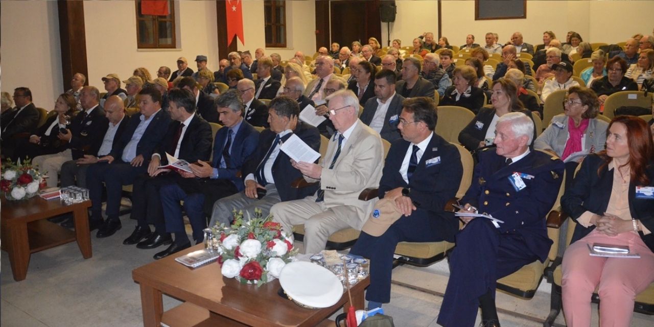 Çanakkale Savaşları'na katılan askerlerin yakınları Gelibolu'da buluştu