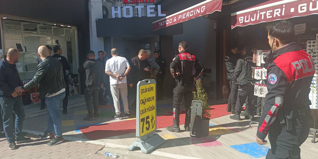 Dövmecilerin 'müşteri kapma' kavgasında 4 yaralı