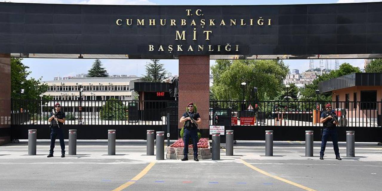 Son dakika | PTT ve HGS adını kullanarak 900 milyon vurgun yapan 10 kişi tutuklandı