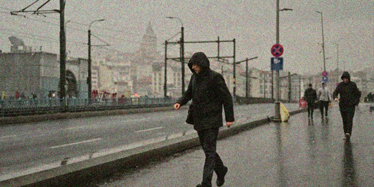 İstanbul'da havalar bir anda düşecek! Çok kuvvetli yağmurun geleceği 2 gün açıklandı