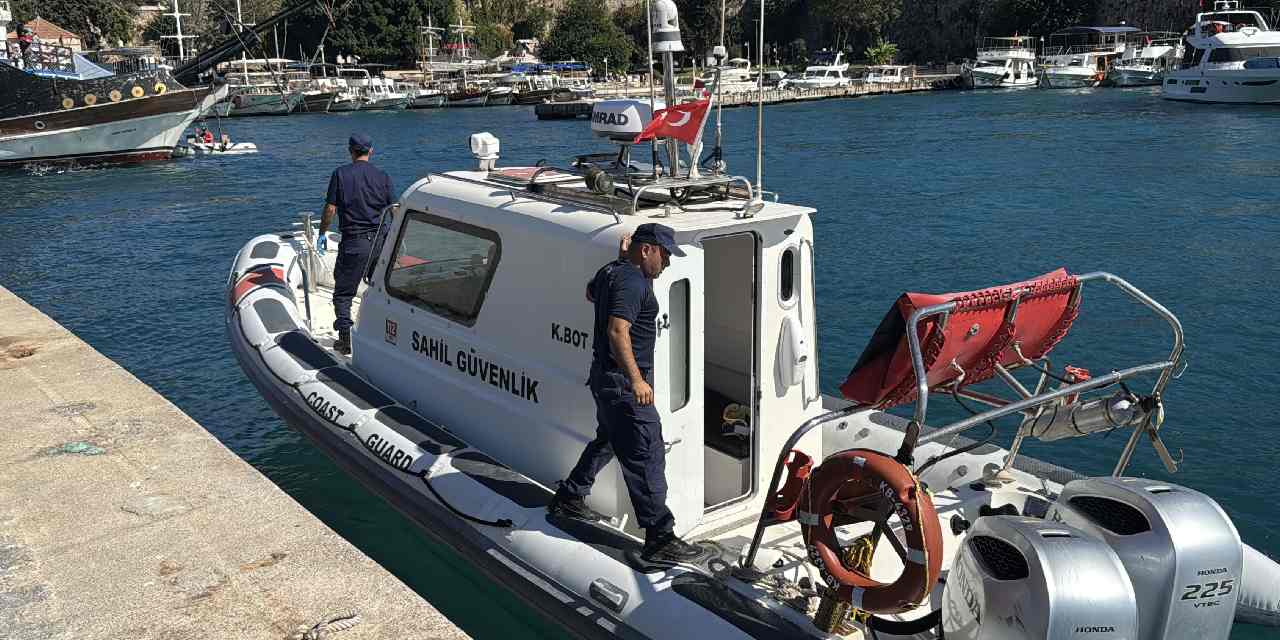 Antalya'da feci ölüm: Falezlerden denize düştü!