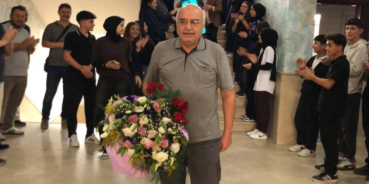 Mezun olduğu okulda mesleğe başladı aynı okulda emekli oldu