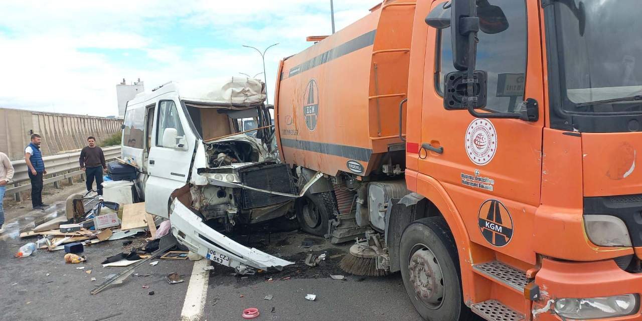 Karavan sürücüsü feci kazada hayatını kaybetti