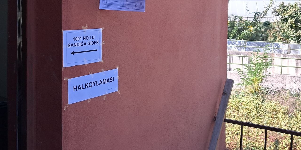 YSK Artvin'de referandum düzenledi! Köylüler de  kararını 'pekmezle' verdi