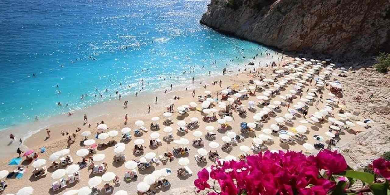 Tatil hayaliyle gittiler: Milyonlarca lira dolandırıldılar!