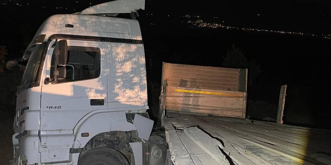 Şırnak'ta şarampole düşen TIR'ın şoförü öldü