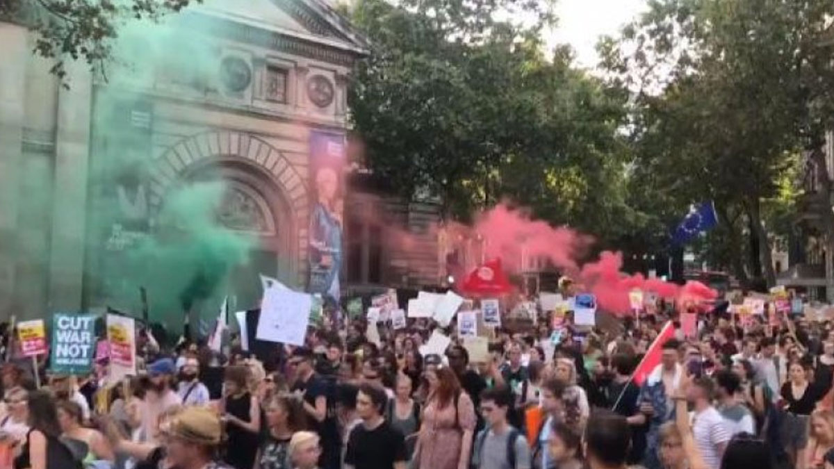 Londra’da Johnson karşıtı protestolar düzenlendi