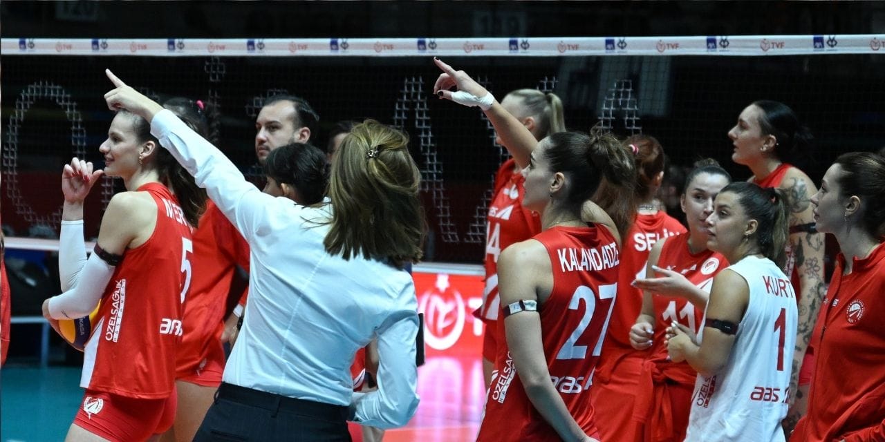 Kadınlar voleybol maçında yangın paniği: THY yıkıldı