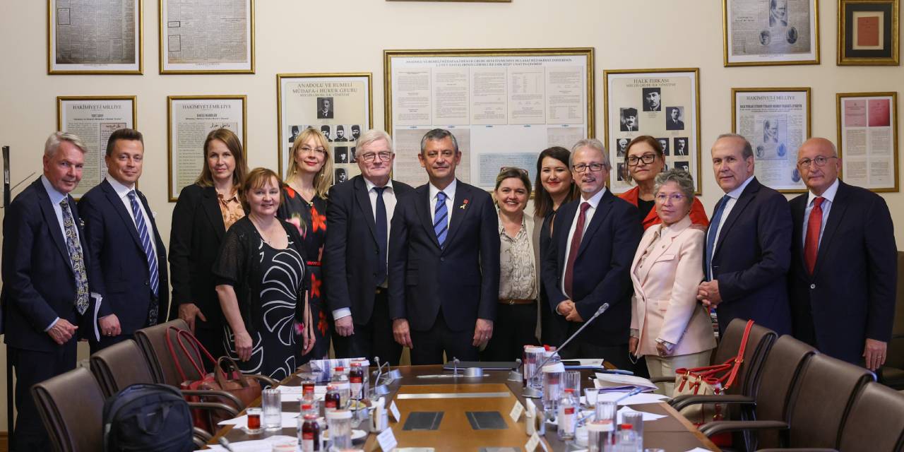 Özel, Finlandiya Parlamentosu Dışişleri Komisyonu Başkanı Koskinen ile görüştü