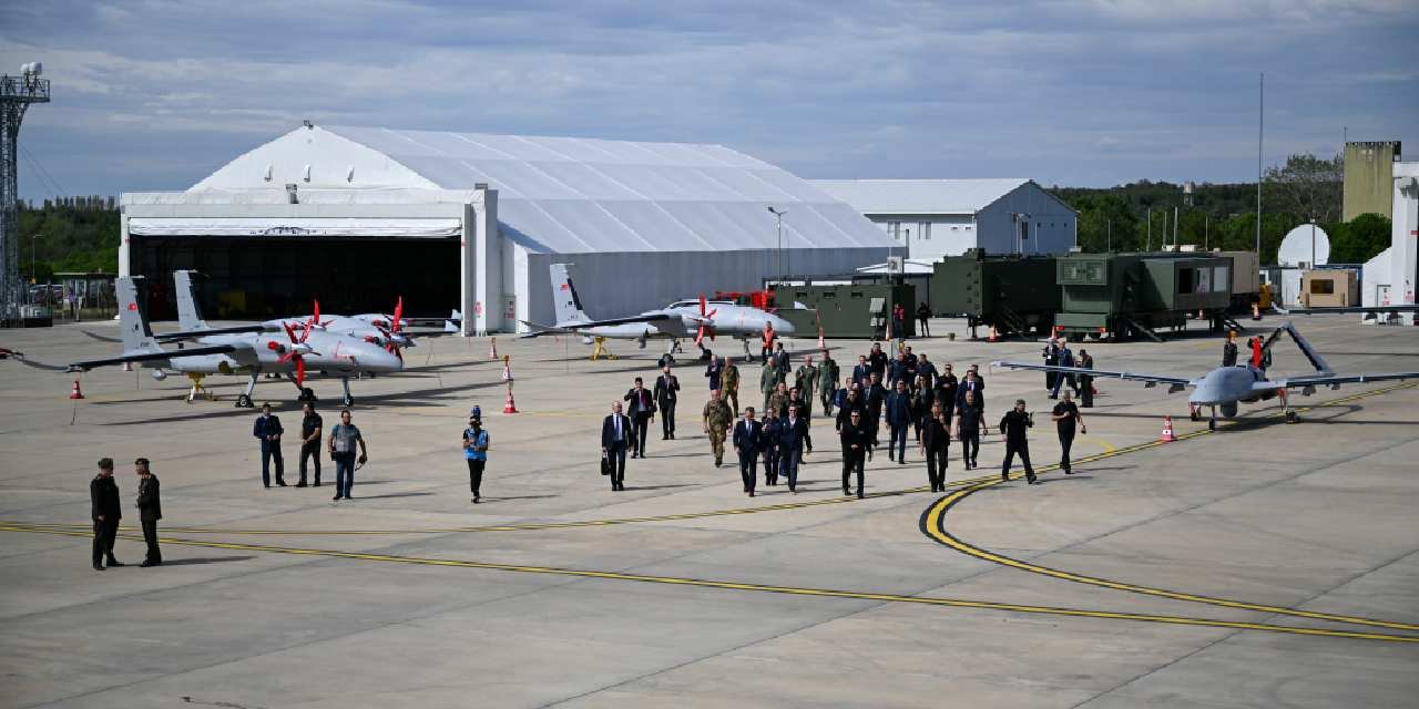 İtalya Savunma Bakanlığı heyeti Baykar'ı inceledi
