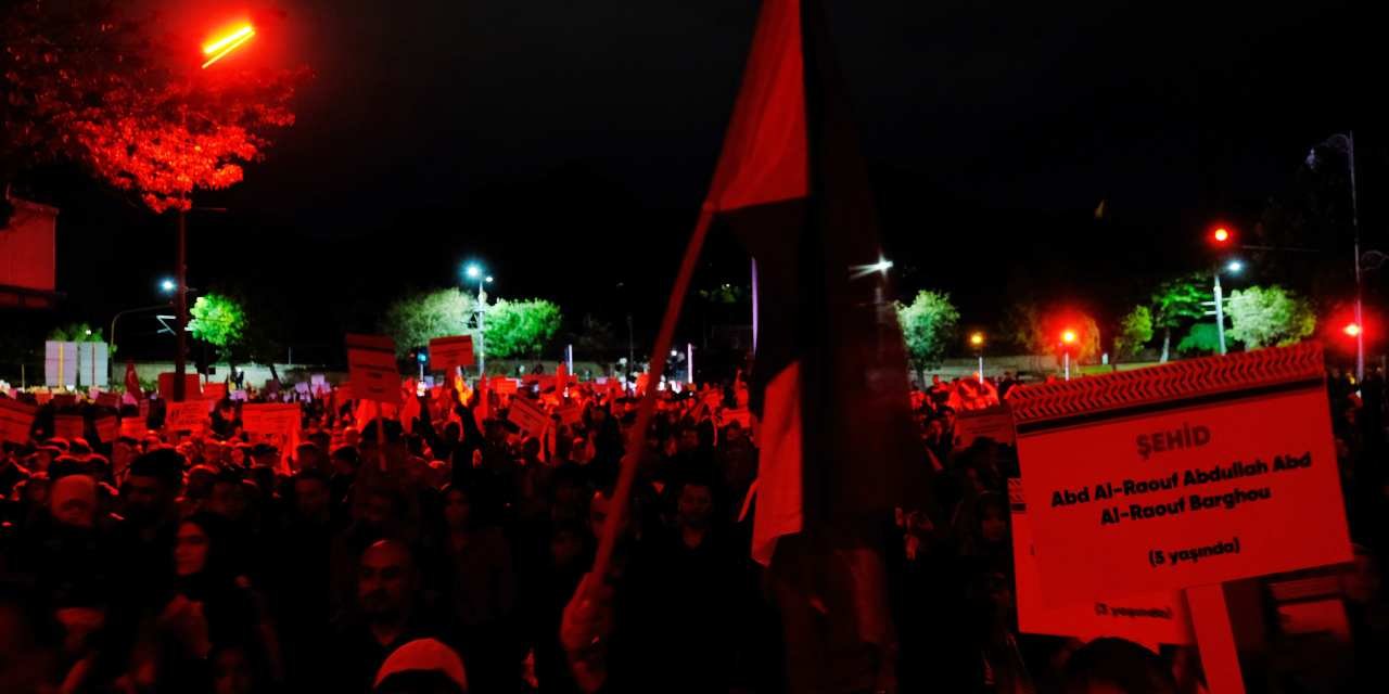 Konya'da binlerce kişi Filistin için sessiz yürüyüşte buluştu