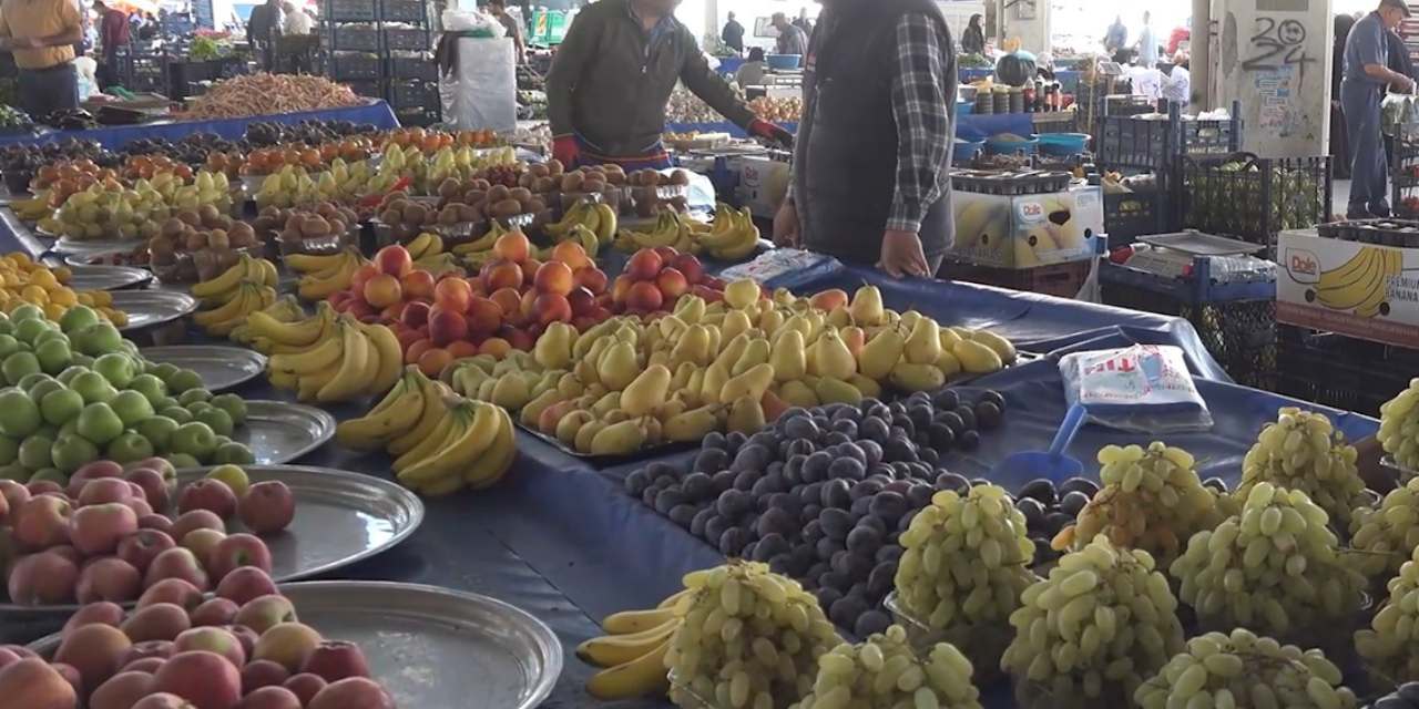 Cüzdan da boş pazar arabası da! 'Meyve al gel dediler vallahi alamadım'