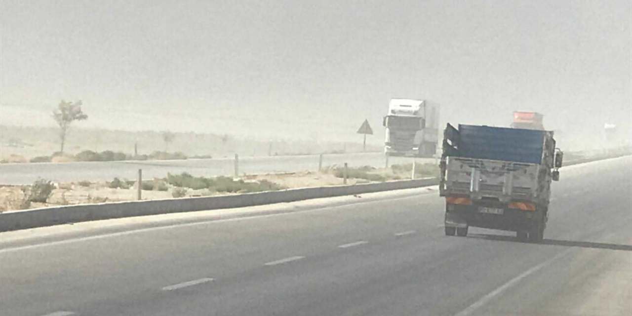 Konya'da kum fırtınası! Görüş mesafesi 20 metreye düştü