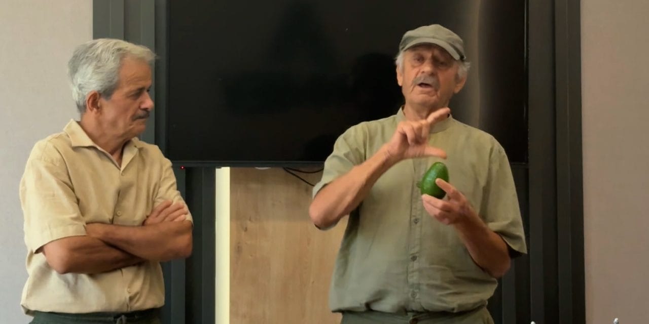 Bu iki ihtiyar Alanya'nın tüm kaderini tek bir meyve ile değiştirdi