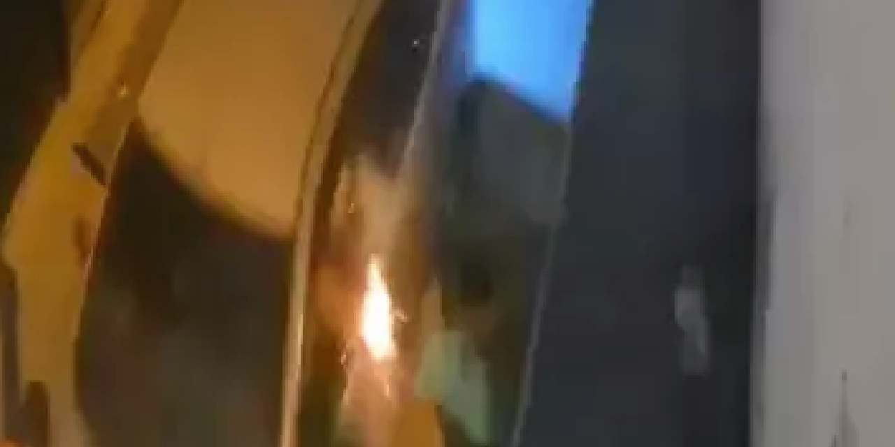 Çakarlı aracıyla geldi mahallenin altını üstüne getirdi: Ekipler harekete geçti