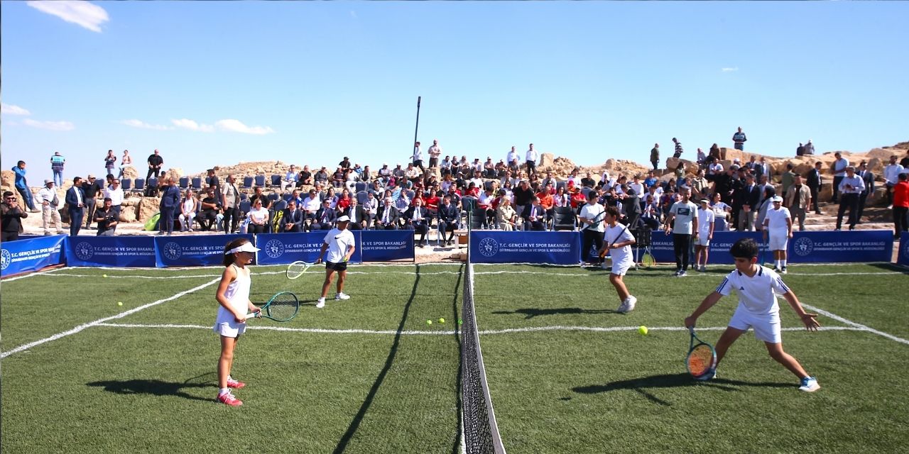 Diyarbakır'da "Zerzevan Cup 2025 Tenis Turnuvası" heyecanı
