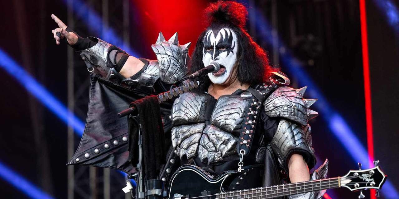 Rock müziğin efsane ismi trafik kazası geçirdi