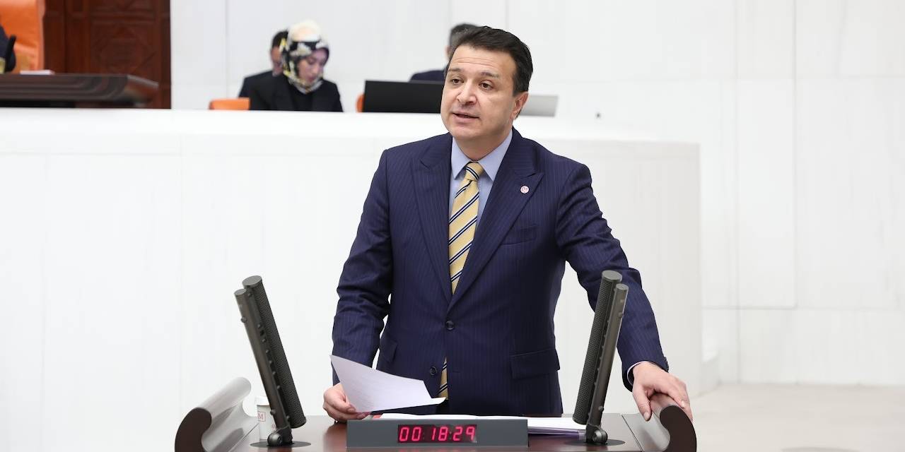 Üç milletvekili İsrail'de havaalanında fiilen tutuluyor! Arıkan'dan sert tepki