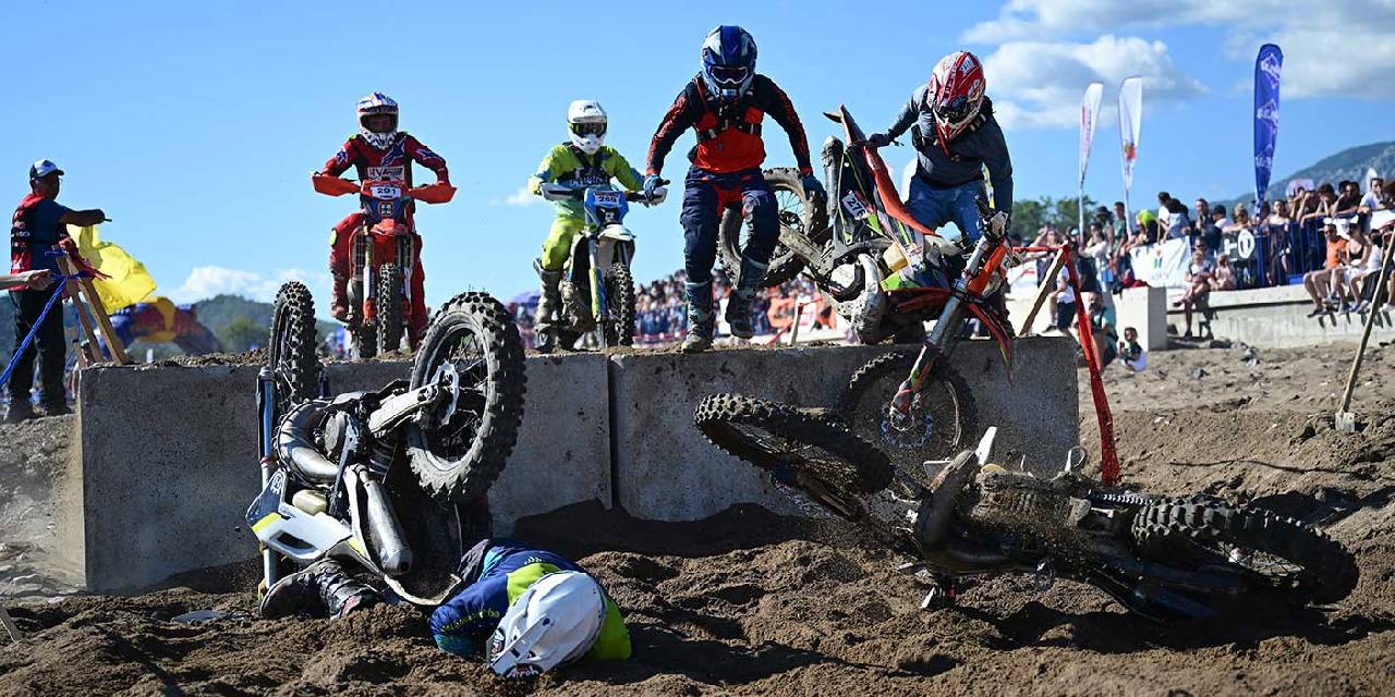 Antalya'da soluk kesen yarış