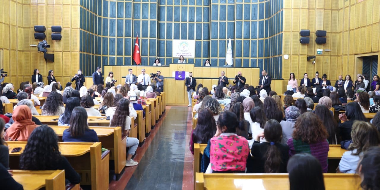 Meclis'te 'Apo sloganları' gerginlik yarattı