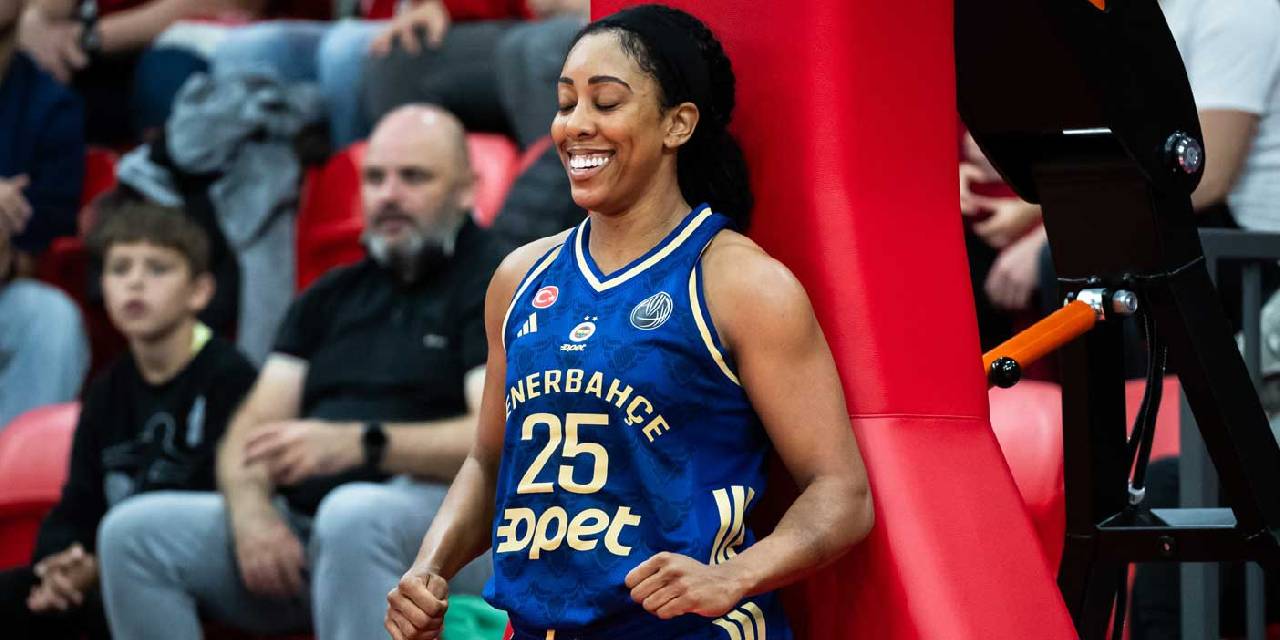 Fenerbahçe Opet Euroleague'in tozunu attırdı