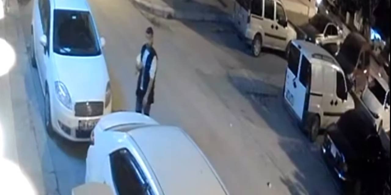 Hırsızlar güvenlik kamerasını da çaldı