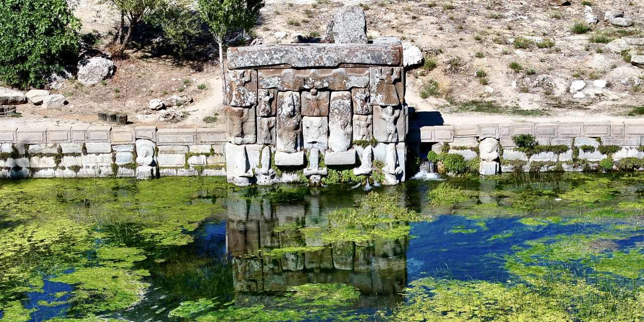 Türkiye kuraklıkla savaşırken 32 asırlık o anıt tek damla kurumadı! Hititlerin büyük sırrı ne?