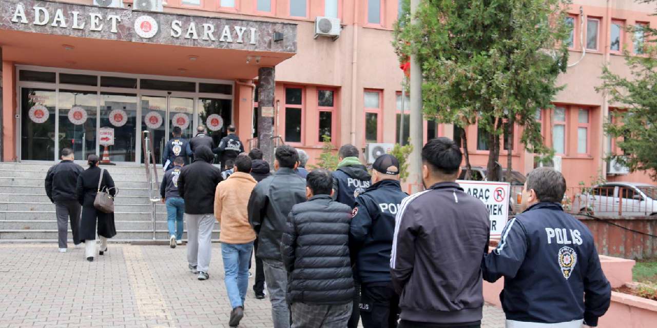 Vatandaşları milyonlarca lira dolandırmışlar