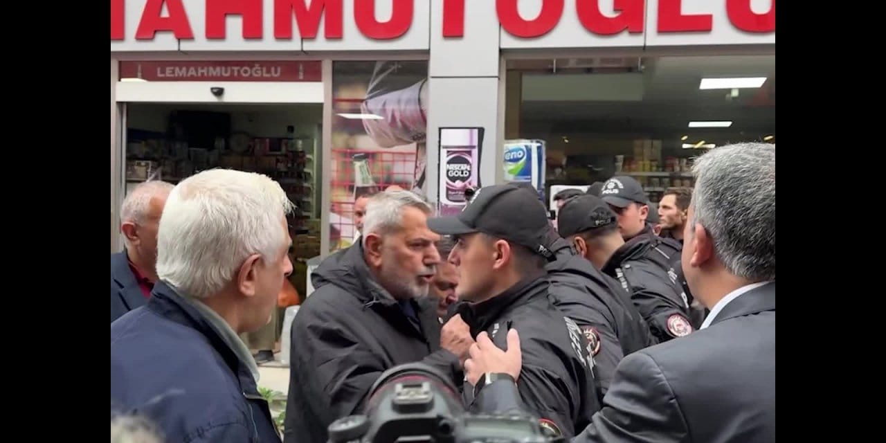 Fındıklı'da 10 Ekim anmasına polis engeli