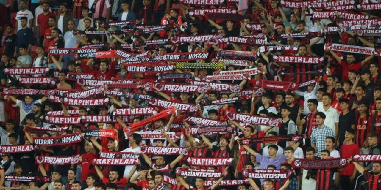 Süper Lig takımı maç bilet fiyatlarını 27 lira yaptı