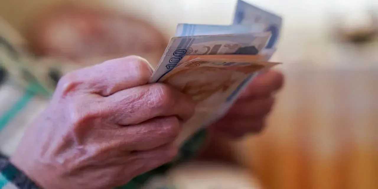 Emekli maaşından kaç para eksildiğini açıkladı: Asgari ücretlinin vay haline