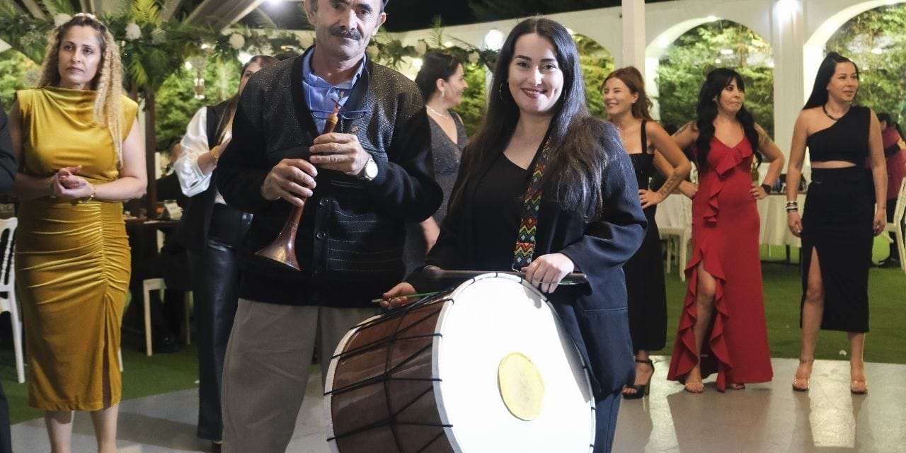 Babası zurnacı kızı davulcu: Bahşişler yarı yarıya