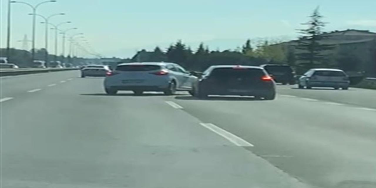 TEM'de dehşet anları! Makas atan sürücü bebekli araca çarptı