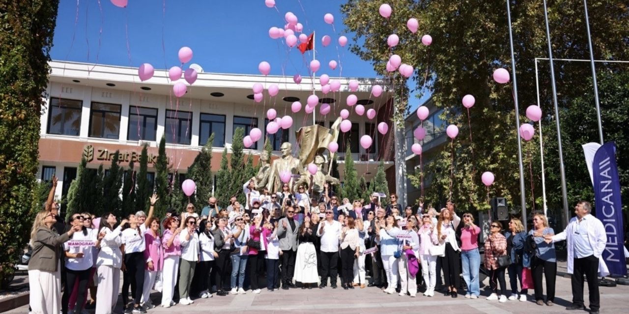 Çeşme’de “Sağlığa Pembe Adımlar Atıyoruz” etkinliği düzenledi