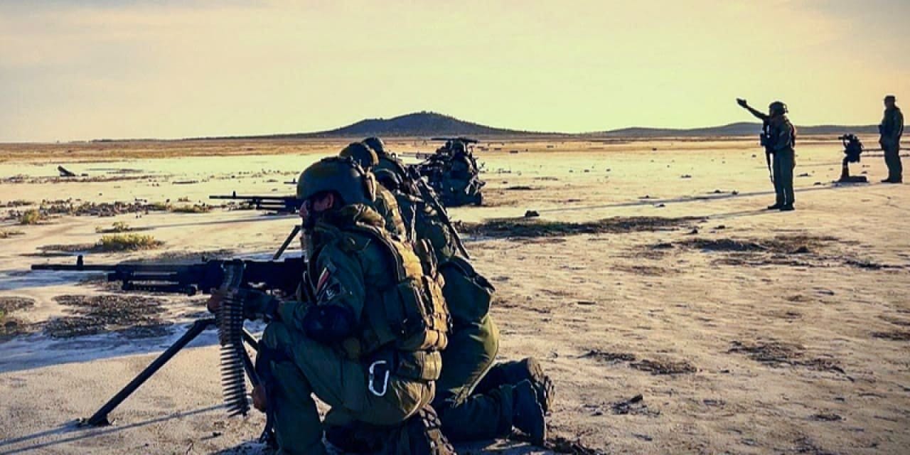 Venezuela ABD'ye karşı harekete geçti: Milis eğitimleri başladı