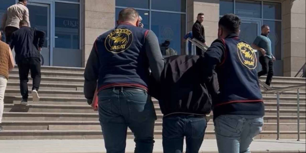 25 yılla aranan firari Van'da yakayı ele verdi