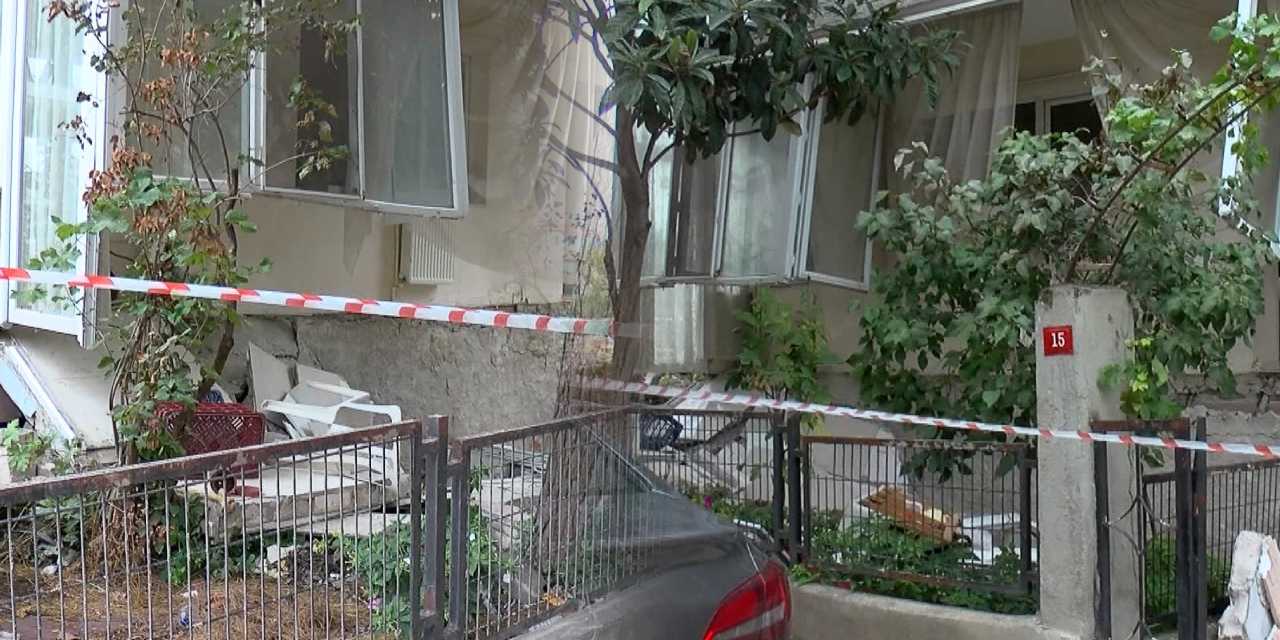 Avcılar’da korkunç anlar! Binanın balkonu çöktü: 1 yaralı